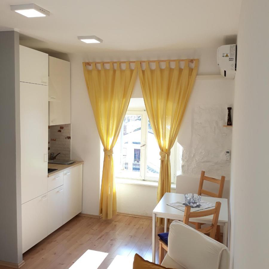 Studio Apartman "Nicole" Pula Exterior foto